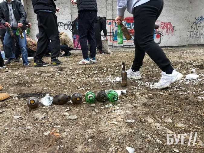 У Володимирі цивільних вчать кидати коктейлі Молотова. У них виходить