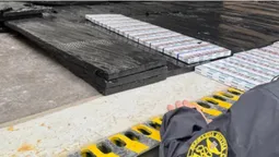 Заховали у вагоні потяга: на Волині знайшли 5000 пачок сигарет (фото)
