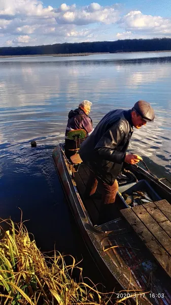У Хрінницьке водосховище вселили майже тонну риби