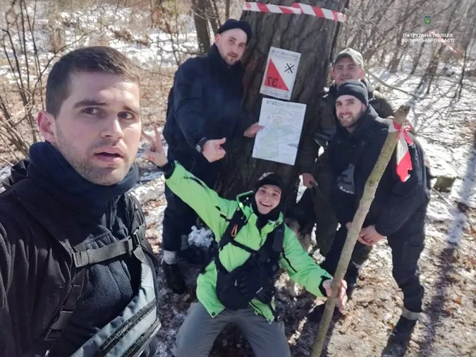 Екстрим, 57 кілометрів і 15 годин: волинські патрульні взяли участь у змаганнях (фото)
