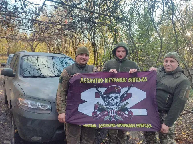 Для луцьких десантників купили позашляховик, на який скинулась міськрада