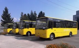 Пристосовані для візків: Луцьк склав для Краматорська п’ять автобусів (фото)