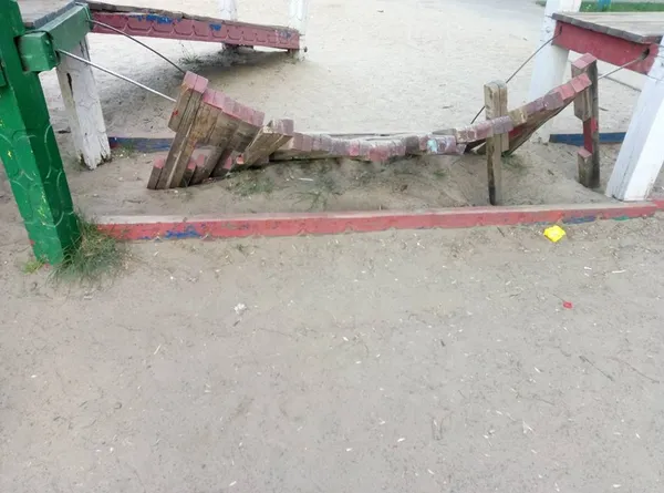 У Луцьку дитина травмувалася на поламаному дитячому майданчику