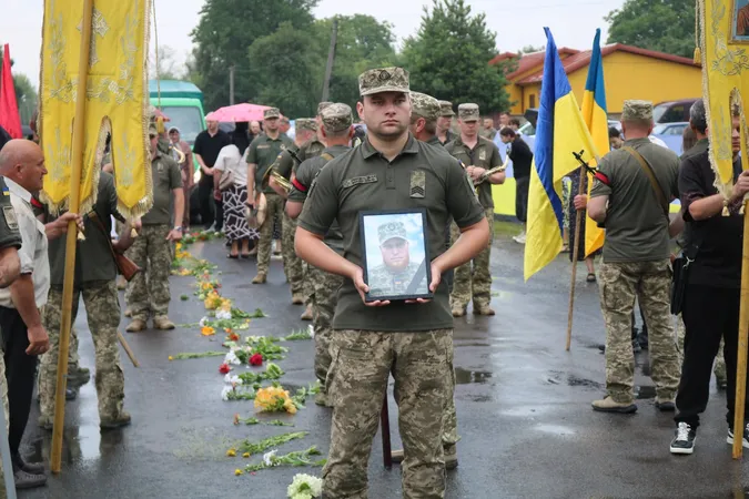 На Волині віддали останню шану Захиснику України Павлу Шамрилу (фото)