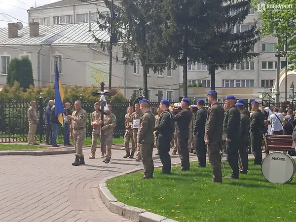 У Луцьку попрощалися з Героєм Юрієм Крюковим (фото, відео)