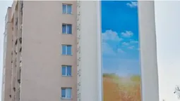 У Луцьку «Бім-Бом» прикрасили патріотичним банером (фото)