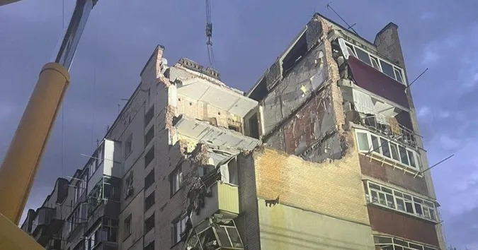На місці вибуху знайшли два тіла: деталі рятувальної операції у Хмельницькому