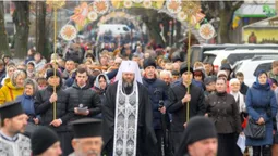 У Луцьку ПЦУ організовує страсний хресний хід (відео)