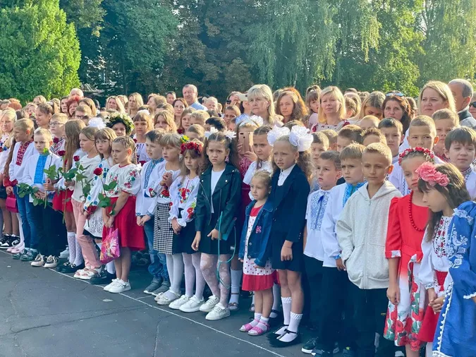 Як пройшов перший дзвоник в Нововолинську (фото)