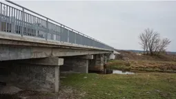 На Волині крадії розбирають щойно відремонтований міст (фото)