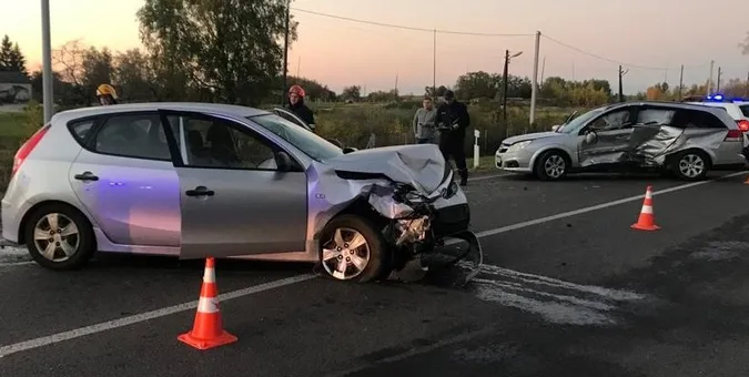 У Луцьку на Ківерцівській потрощилися легковики (фото, відео)