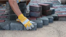 Де в Луцьку тротуари зачекалися ремонту (відео)