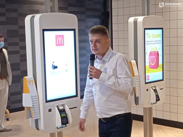 Стерильність і свіжість: показали кухню Макдональдс у Луцьку