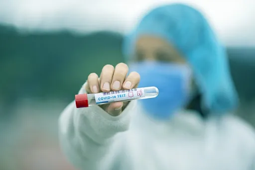 За добу в Україні – 6 237 нових випадків COVID-19