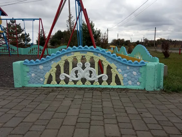У Гаразджі облаштували площу біля клубу (фото)