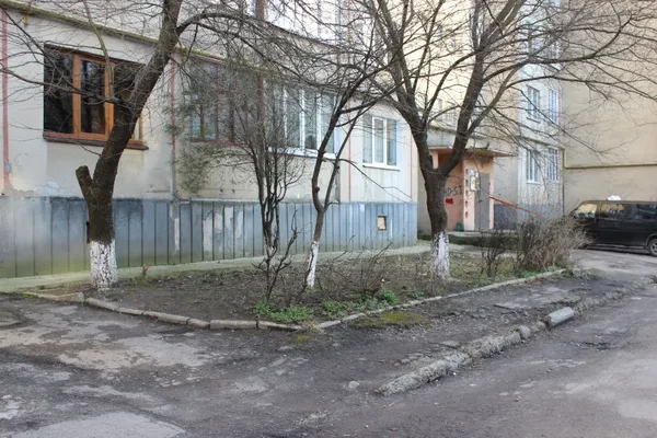 У Луцьку капітально відремонтують двір на Кравчука 