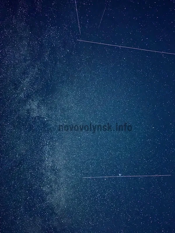 ✨У небі над Волинню зафіксували справжнє космічне шоу (фото)