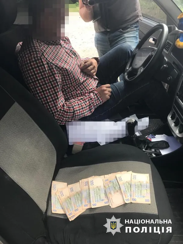 Заступник міського голови Володимира-Волинського вимагав від підприємця 10 тисяч гривень хабара (фото)