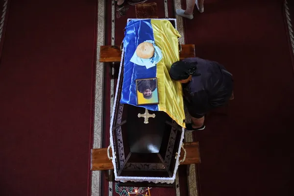 Загинув 8 місяців тому: на Волині попрощалися з воїном Анатолієм Янчуком (фото)