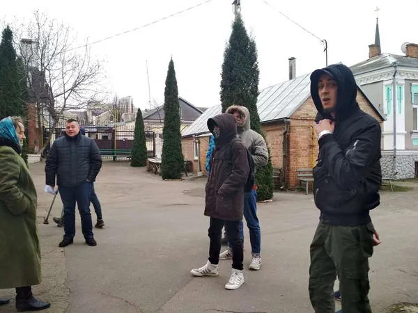 Активісти закликали єпископа Волинського і Луцького УПЦ (МП) Нафанаїла підтримати автокефалію (фото)