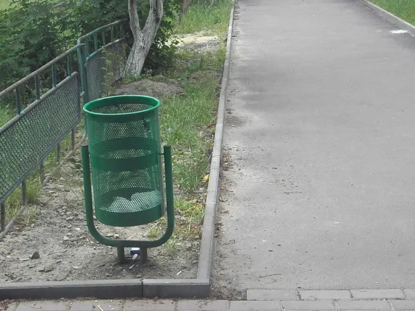 У Луцьку з'явились нові сміттєві урни (фото)