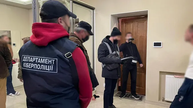 В Україні викрили кібербанду, що обкрадала іноземні компанії (відео)