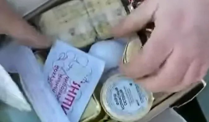 Російських військових батьківщина годує протермінованою їжею (відео)