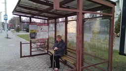 У Луцьку вимили зупинки громадського транспорту (фото)