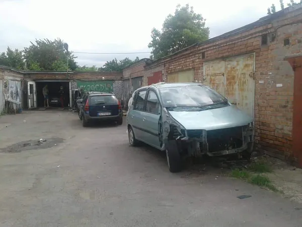 У Луцьку в гаражі чоловік облаштував автосервіс (фото)
