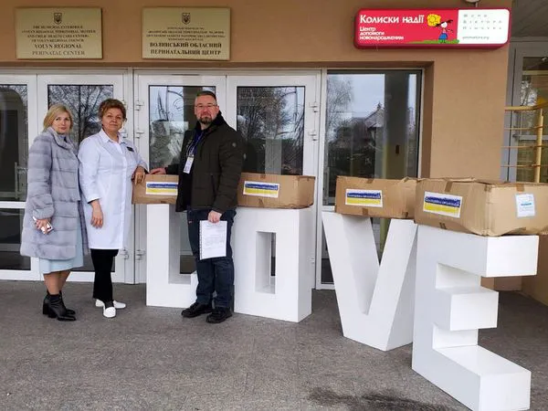 Благодійники передали гуманітарну допомогу медзакладам Волині (фото)
