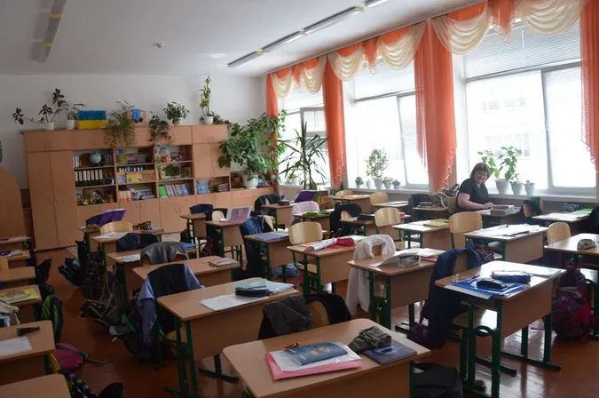 Фраза «Усі сидять, дзвінок – для вчителя» – це булінг