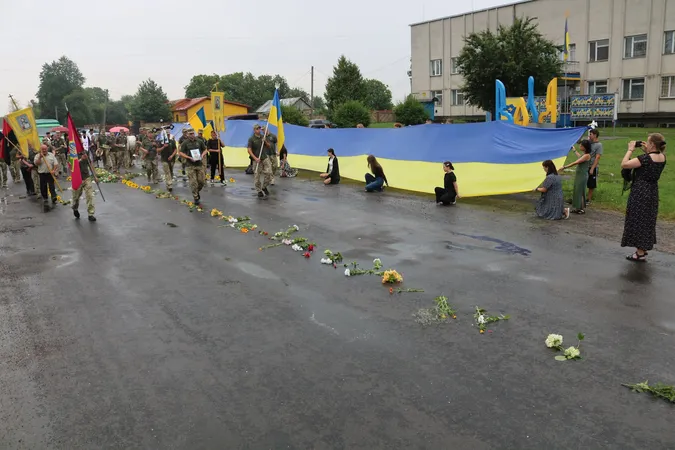 На Волині віддали останню шану Захиснику України Павлу Шамрилу (фото)