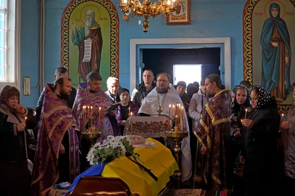 Дві громади у жалобі: на Волині в останню дорогу провели захисника Андрія Гудика (фото)