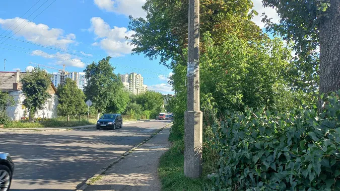 На Клима Савура в Луцьку з'явились нові дорожні знаки (фото)