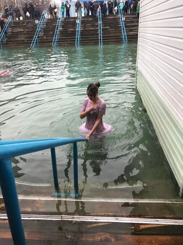 Хто з відомих волинян скупався в ополонці на Водохреще (фото)
