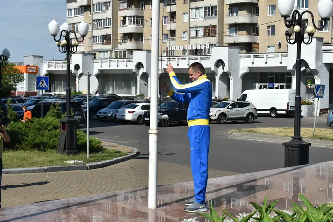 Олімпіада-2020: у Луцьку підняли прапор олімпійського комітету (фото)