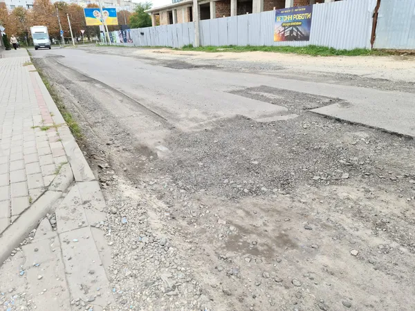 У Липинах на Кривоноса ремонтують дорожнє покриття (фото)