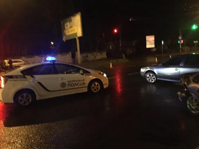 У Луцьку п'яний водій «мерседеса» влупився в «опель» на світлофорі (фото, оновлено)
