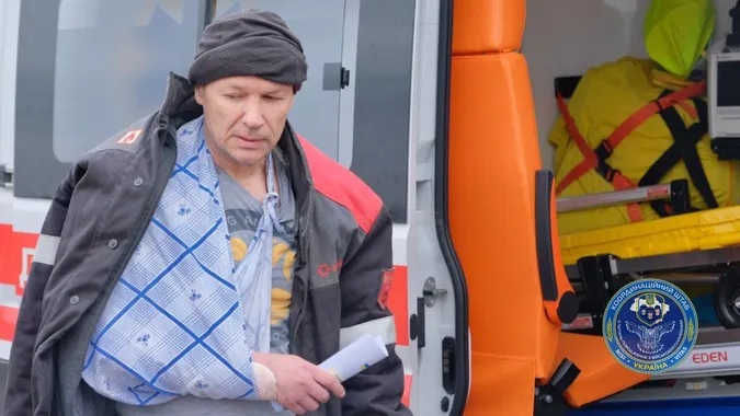 З російського полону повернули ще 12 українців: серед них – п'ятеро важкопоранених (фото)