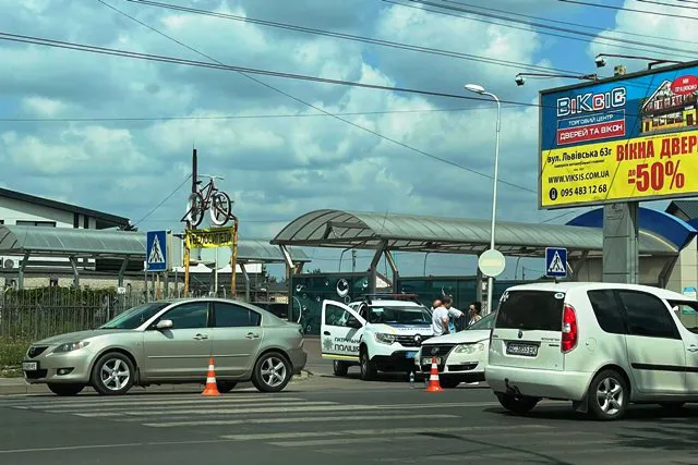У Луцьку на Конякіна сталася ДТП: дорогу не поділили два легковики (фото, відео)