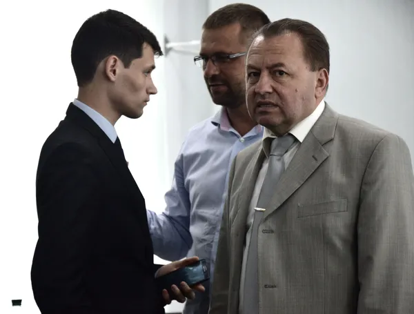 «Військові підпалами не займаються», - каже Пустовіт журналістам...