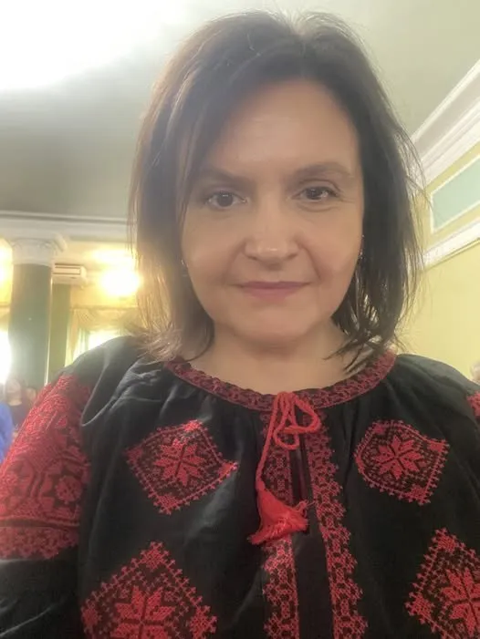 Барвисті і ошатні: волиняни у вишиванках заполонили соцмережі святковими фото