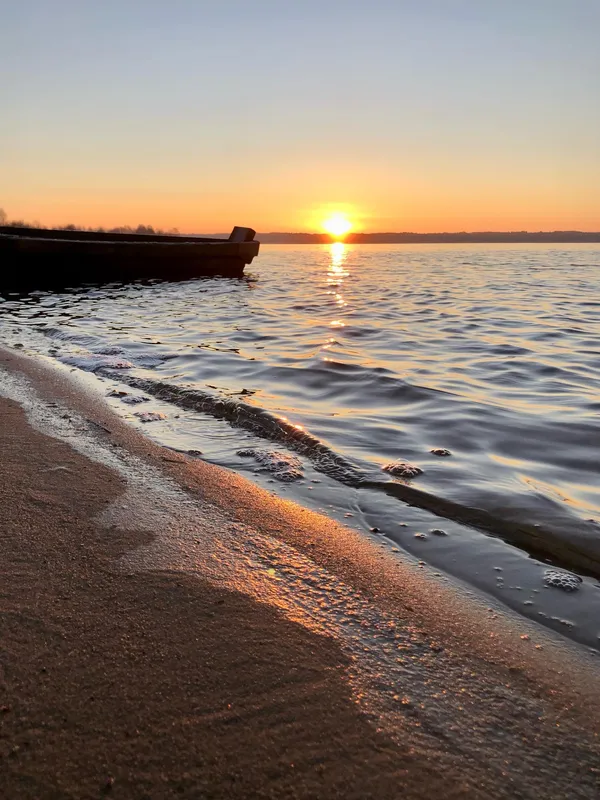 Показали, який вигляд взимку має Світле море на Волині (фото)