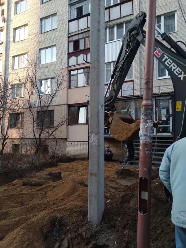 У Луцьку незаконно проводять ремонтні роботи під вікнами багатоповерхівки