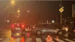 У Луцьку на вулиці Конякіна сталась аварія (фото, відео)