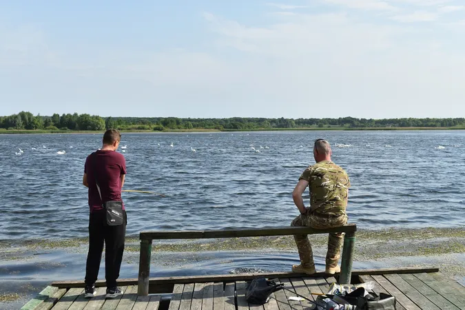 Коні, рибалка та жарти: як на Волині реабілітуються поранені воїни (фото)