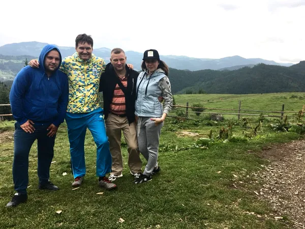 Вишуканий та скажений тімбілдінг волинян у Карпатах (фото, відео)
