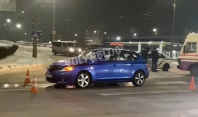 У Луцьку на Карпенка-Карого – ДТП за участі автобуса та легковика (фото)