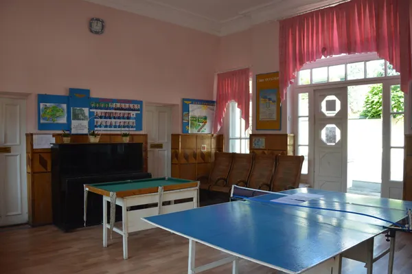 Пусті вагони та зарослі колії: що коїться на дитячій залізниці у Луцьку (фото)