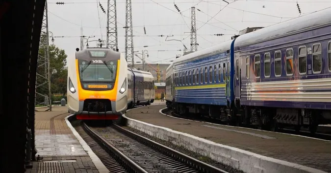 Через атаку на Україну затримуються поїзди у двох напрямках